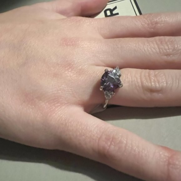 New Jackpot Candles silver tone ring with purple stone in size 6 - Picture 2 of 2